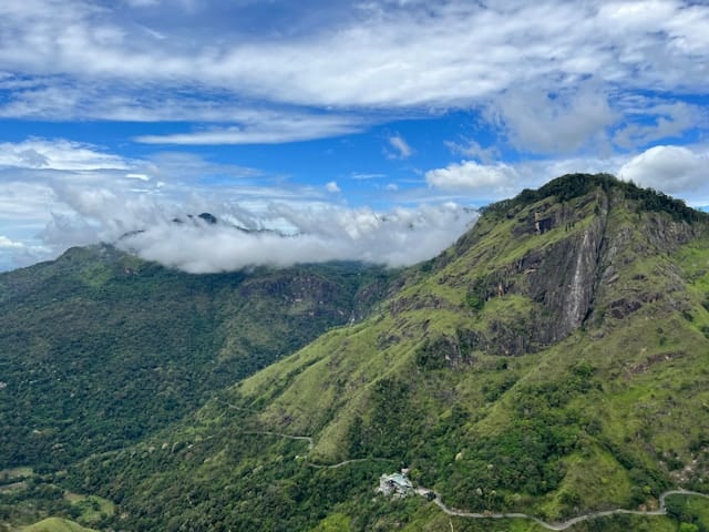 Nine Arch Bridge in Ella surrounded by tea plantations, Sri Lanka