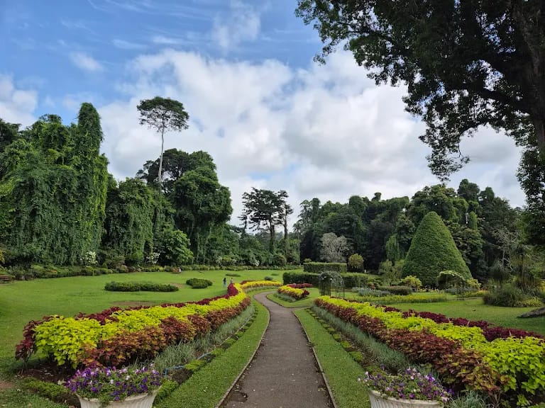 Royal Botanical Gardens — Kandy, Sri Lanka